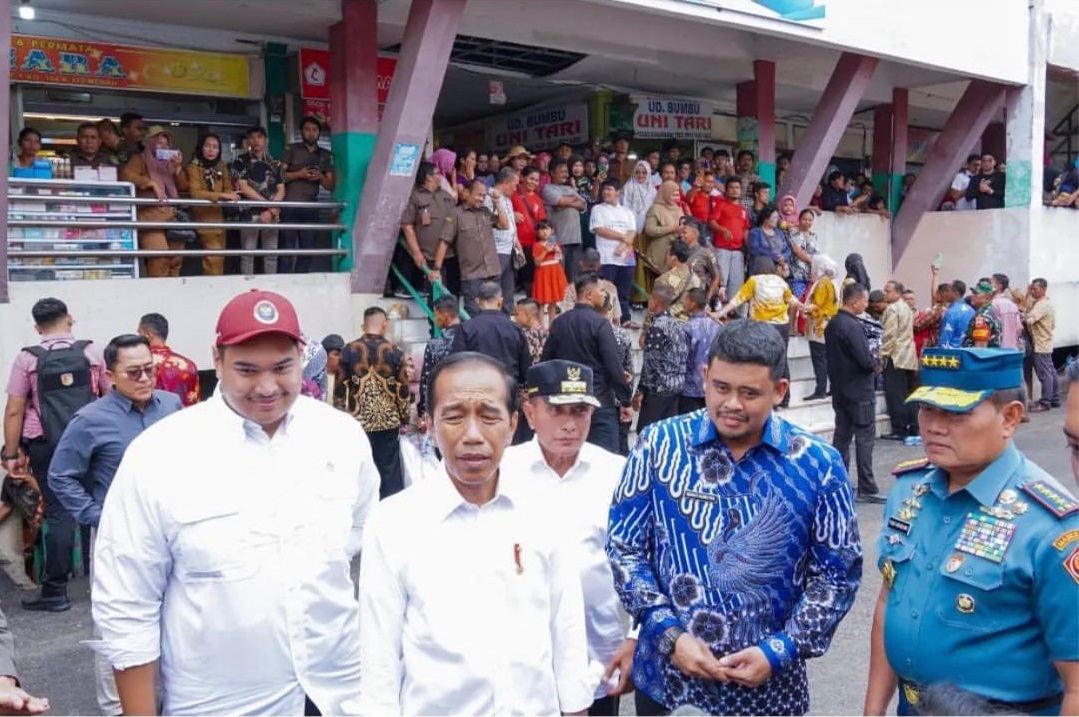 Kunjungan Kerja ke Pasar Sukaramai Medan Area, Presiden RI Apresiasi Kehadiran Mobil Pasar Murah Keliling